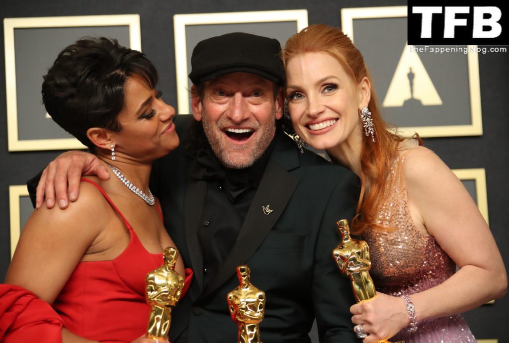 Jessica Chastain Sexy The Fappening Blog 107 1024x690 - Jessica Chastain Poses With Her Oscar at the 94th Academy Awards (150 Photos)