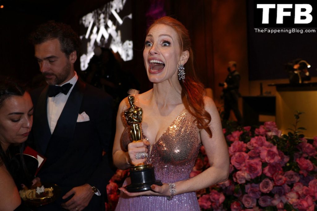 Jessica Chastain Sexy The Fappening Blog 115 1024x683 - Jessica Chastain Poses With Her Oscar at the 94th Academy Awards (150 Photos)
