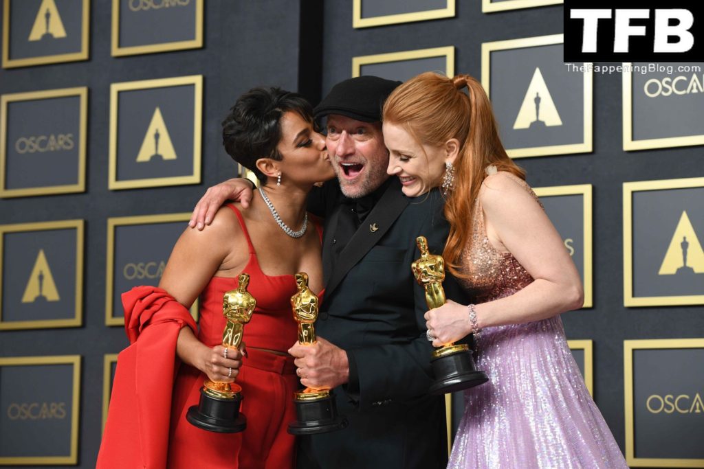 Jessica Chastain Sexy The Fappening Blog 119 1024x683 - Jessica Chastain Poses With Her Oscar at the 94th Academy Awards (150 Photos)