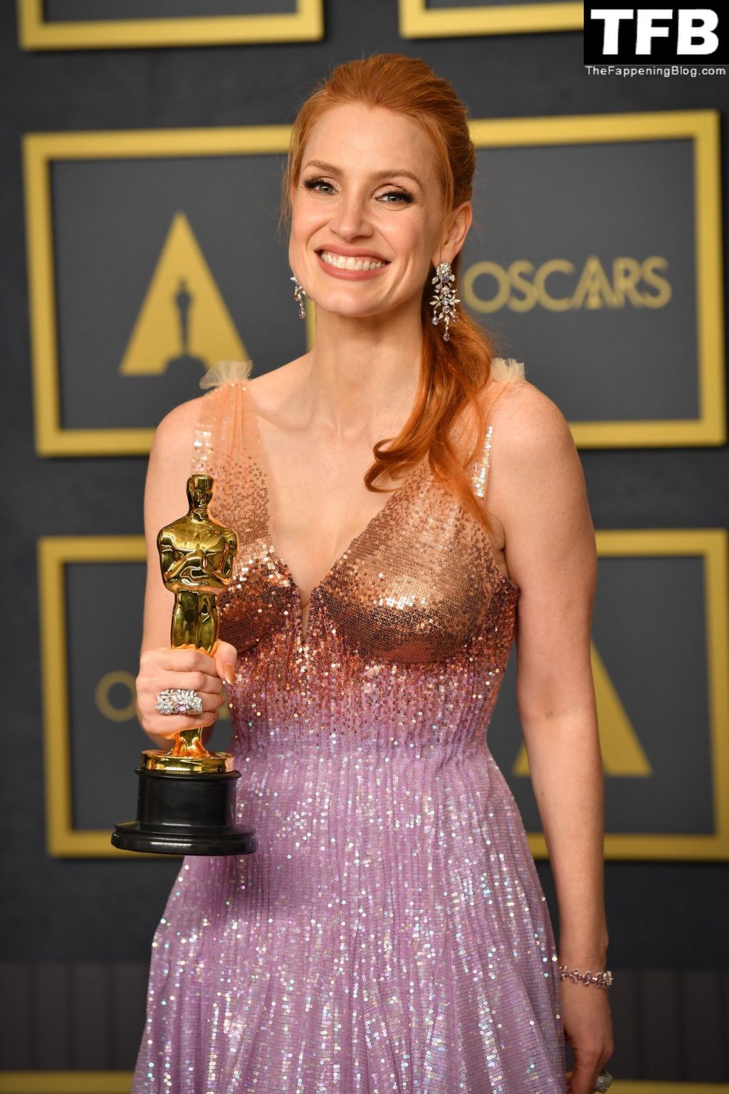 Jessica Chastain Sexy The Fappening Blog 13 1 1024x1536 - Jessica Chastain Poses With Her Oscar at the 94th Academy Awards (150 Photos)