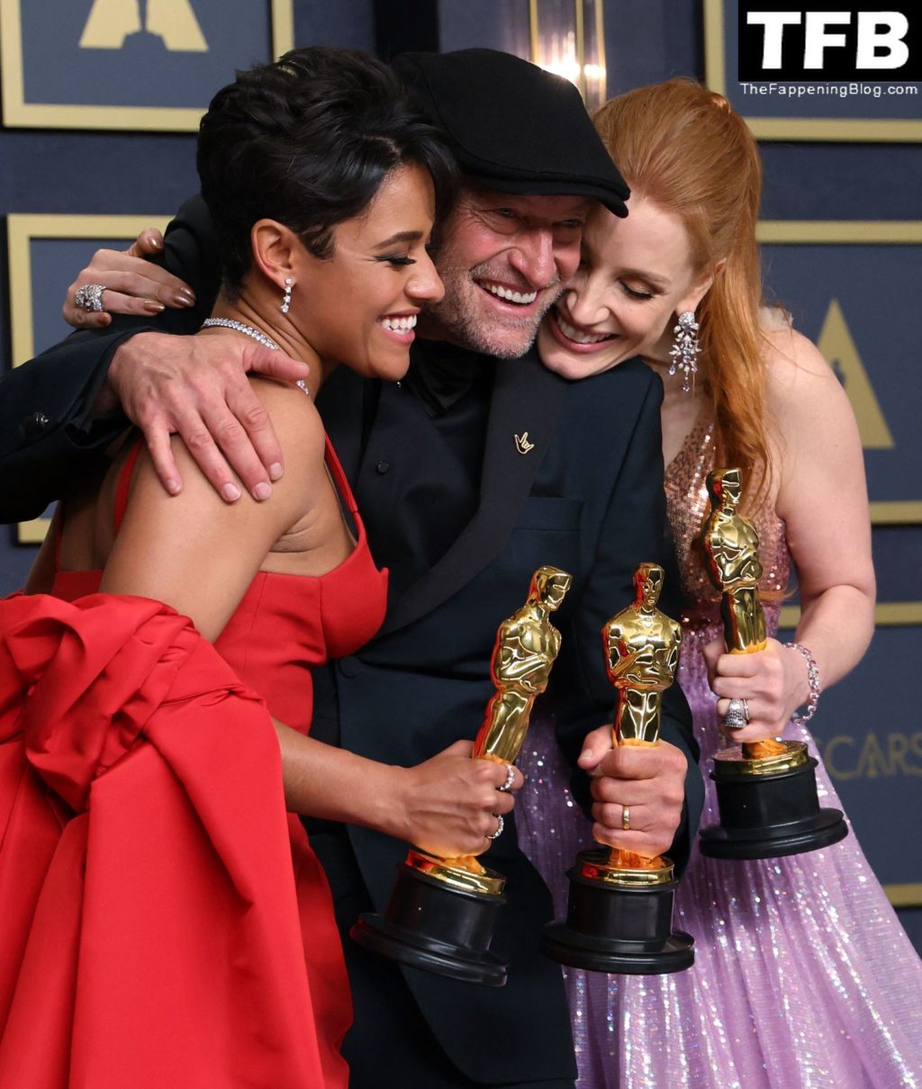 Jessica Chastain Sexy The Fappening Blog 130 1024x1210 - Jessica Chastain Poses With Her Oscar at the 94th Academy Awards (150 Photos)