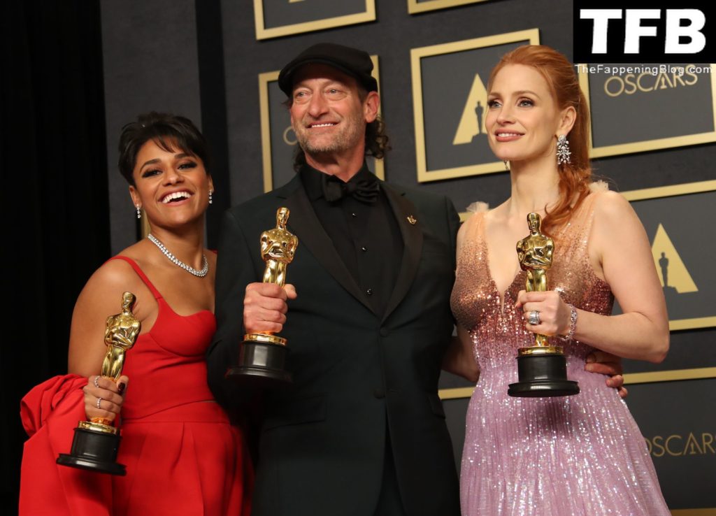 Jessica Chastain Sexy The Fappening Blog 133 1024x738 - Jessica Chastain Poses With Her Oscar at the 94th Academy Awards (150 Photos)