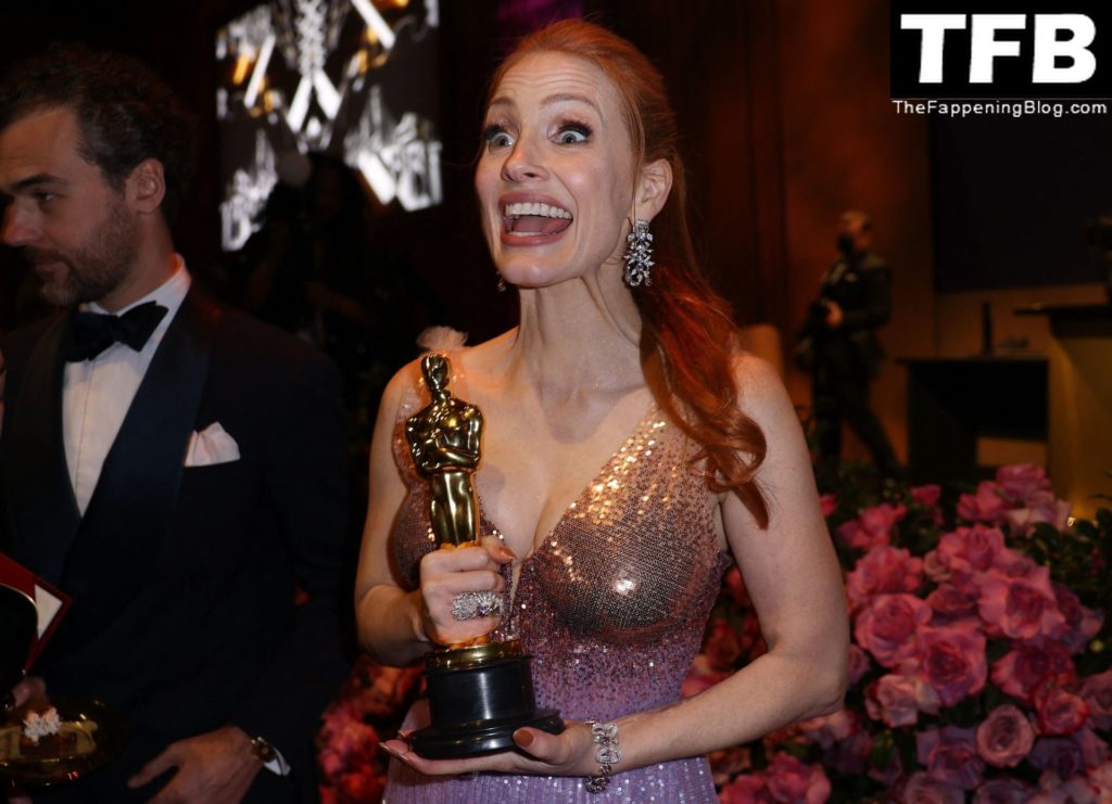 Jessica Chastain Sexy The Fappening Blog 134 1024x741 - Jessica Chastain Poses With Her Oscar at the 94th Academy Awards (150 Photos)
