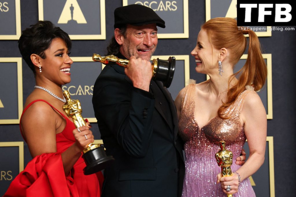 Jessica Chastain Sexy The Fappening Blog 142 1024x683 - Jessica Chastain Poses With Her Oscar at the 94th Academy Awards (150 Photos)