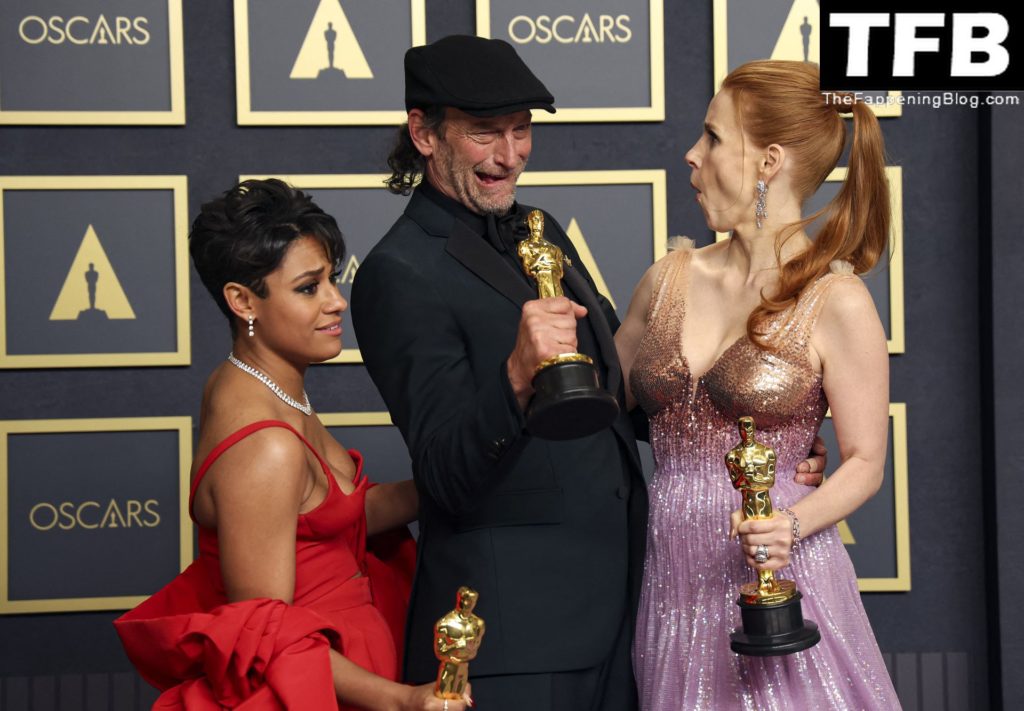 Jessica Chastain Sexy The Fappening Blog 147 1024x711 - Jessica Chastain Poses With Her Oscar at the 94th Academy Awards (150 Photos)