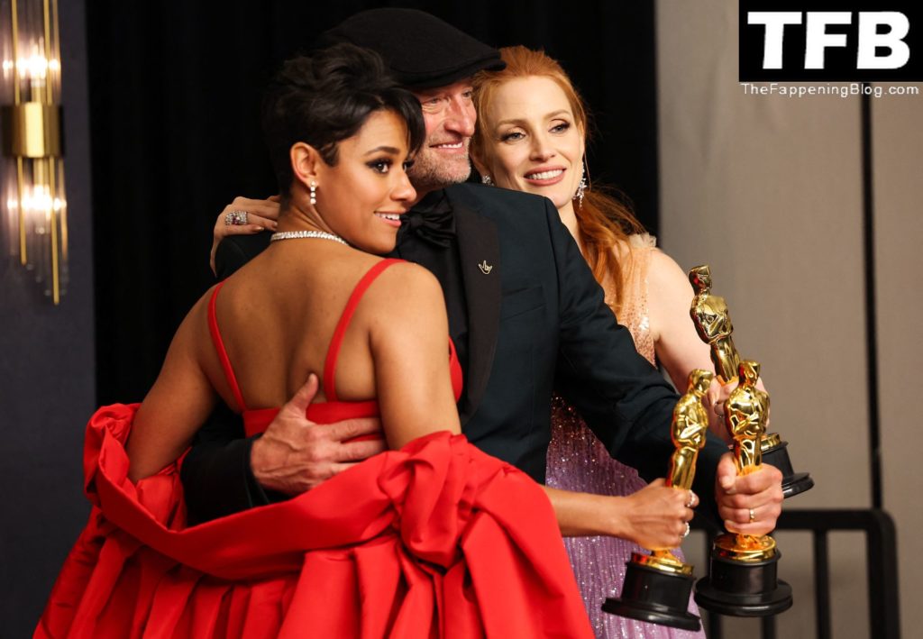 Jessica Chastain Sexy The Fappening Blog 149 1024x709 - Jessica Chastain Poses With Her Oscar at the 94th Academy Awards (150 Photos)