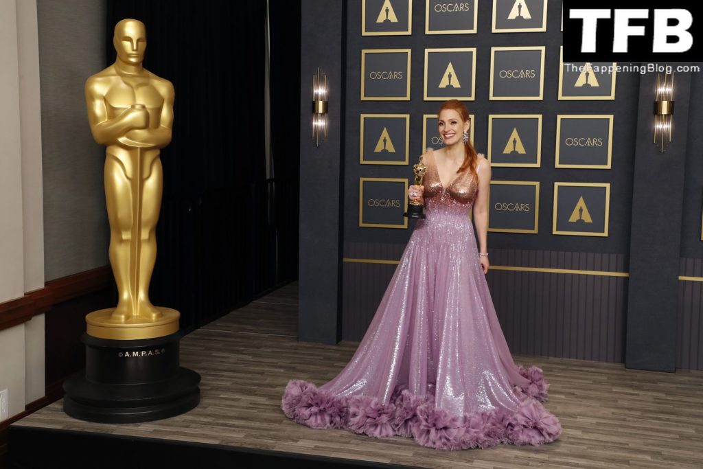 Jessica Chastain Sexy The Fappening Blog 23 1 1024x683 - Jessica Chastain Poses With Her Oscar at the 94th Academy Awards (150 Photos)