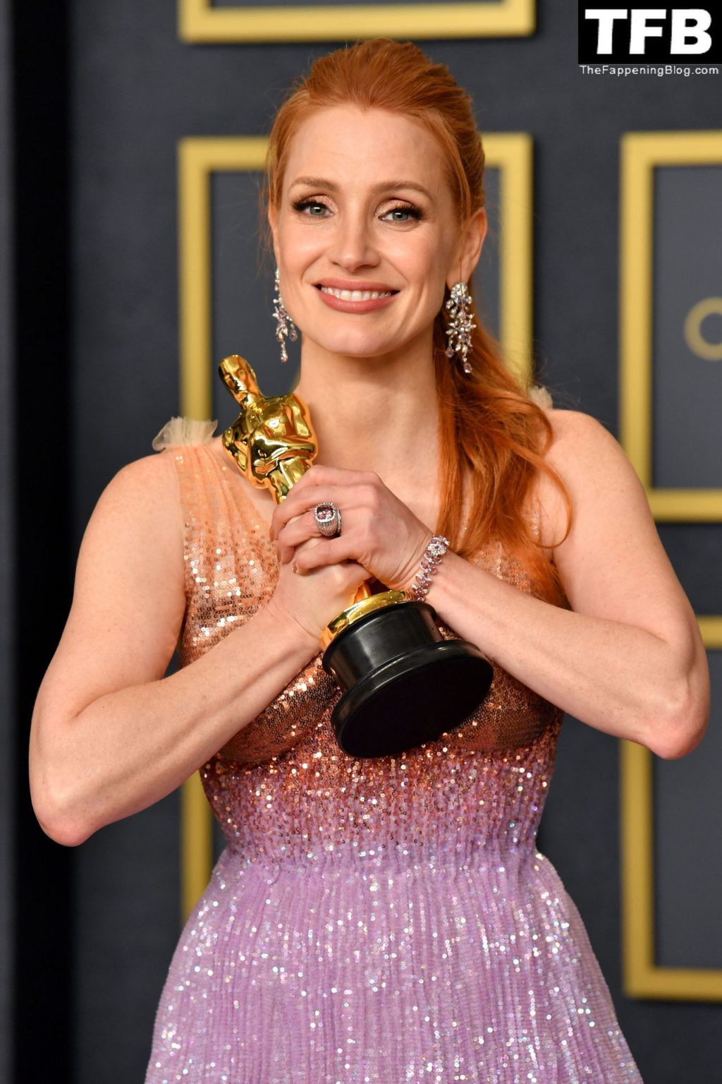 Jessica Chastain Sexy The Fappening Blog 24 1 1024x1536 - Jessica Chastain Poses With Her Oscar at the 94th Academy Awards (150 Photos)