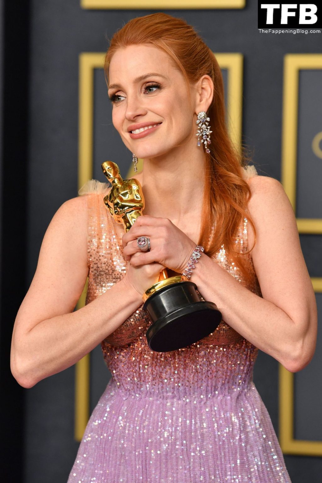 Jessica Chastain Sexy The Fappening Blog 27 2 1024x1536 - Jessica Chastain Poses With Her Oscar at the 94th Academy Awards (150 Photos)
