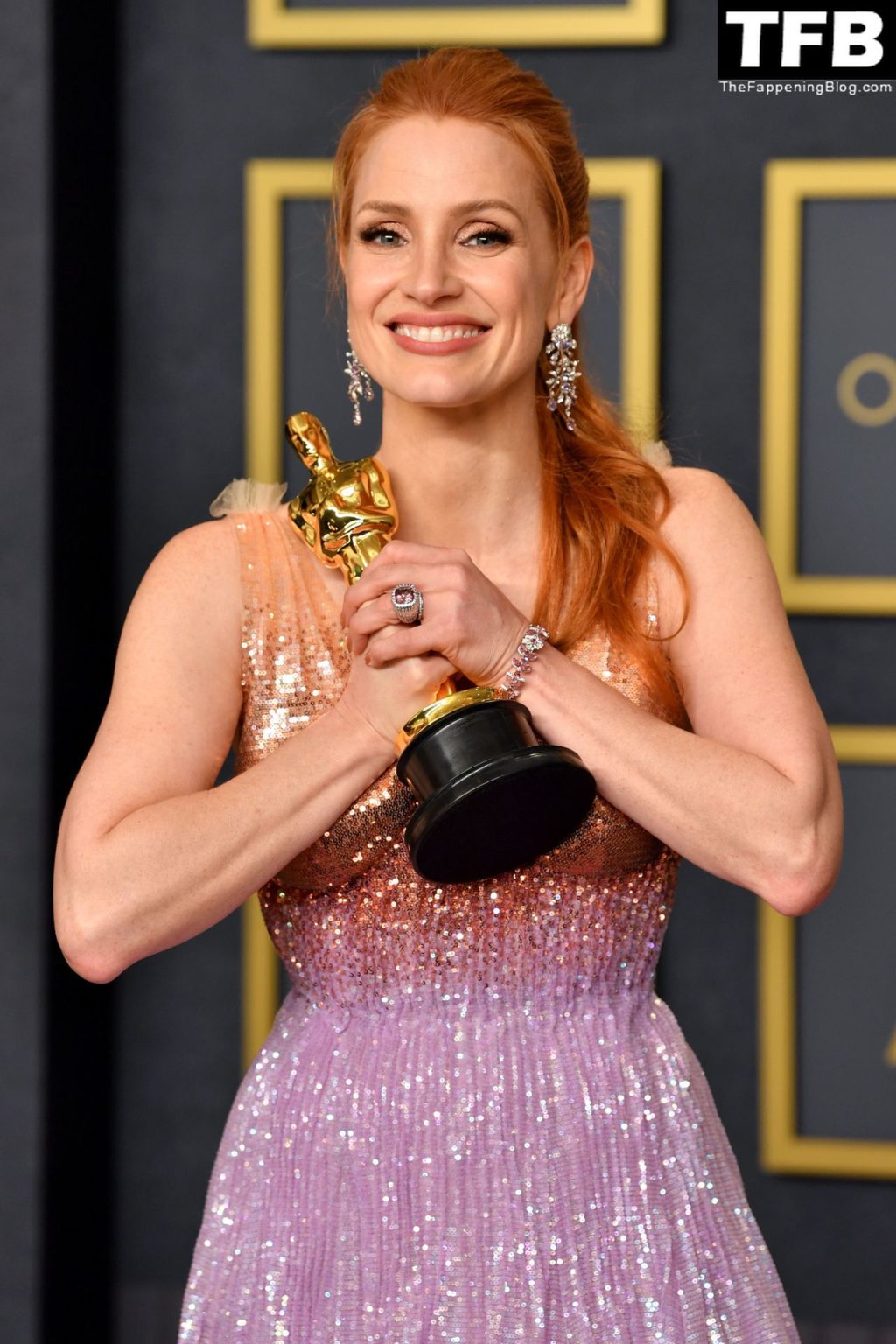Jessica Chastain Sexy The Fappening Blog 29 2 1024x1536 - Jessica Chastain Poses With Her Oscar at the 94th Academy Awards (150 Photos)
