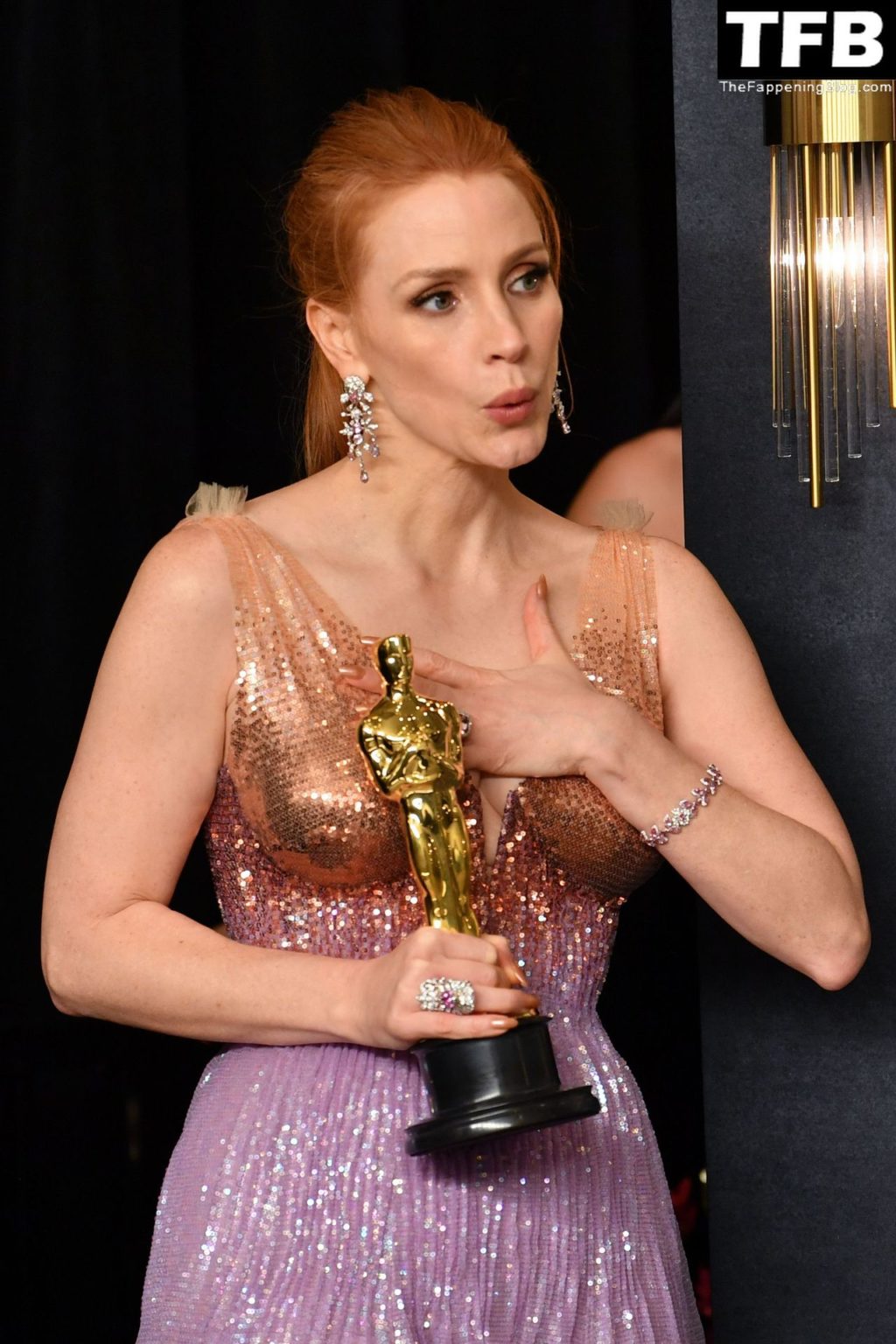 Jessica Chastain Sexy The Fappening Blog 3 2 1024x1536 - Jessica Chastain Poses With Her Oscar at the 94th Academy Awards (150 Photos)