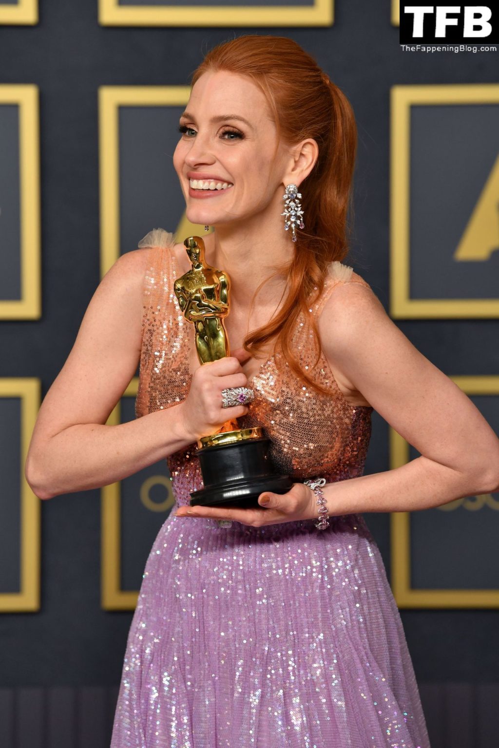 Jessica Chastain Sexy The Fappening Blog 45 1 1024x1536 - Jessica Chastain Poses With Her Oscar at the 94th Academy Awards (150 Photos)
