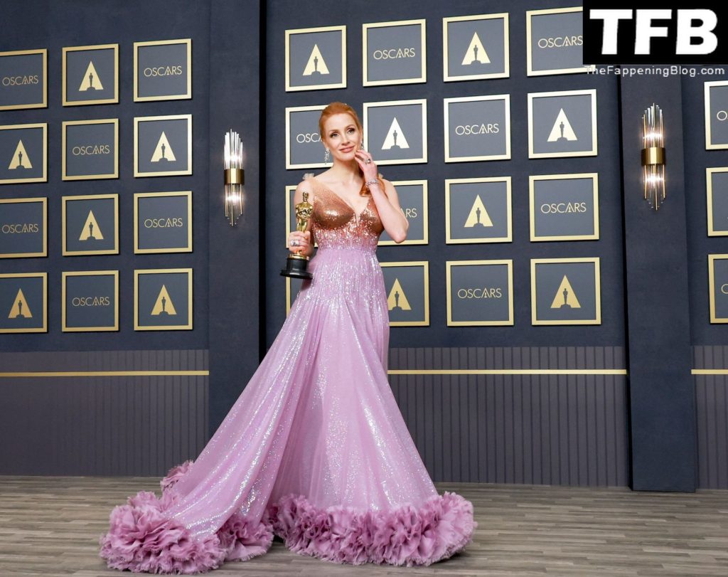 Jessica Chastain Sexy The Fappening Blog 59 1 1024x811 - Jessica Chastain Poses With Her Oscar at the 94th Academy Awards (150 Photos)