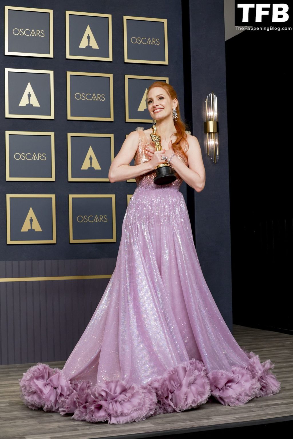 Jessica Chastain Sexy The Fappening Blog 61 1 1024x1536 - Jessica Chastain Poses With Her Oscar at the 94th Academy Awards (150 Photos)