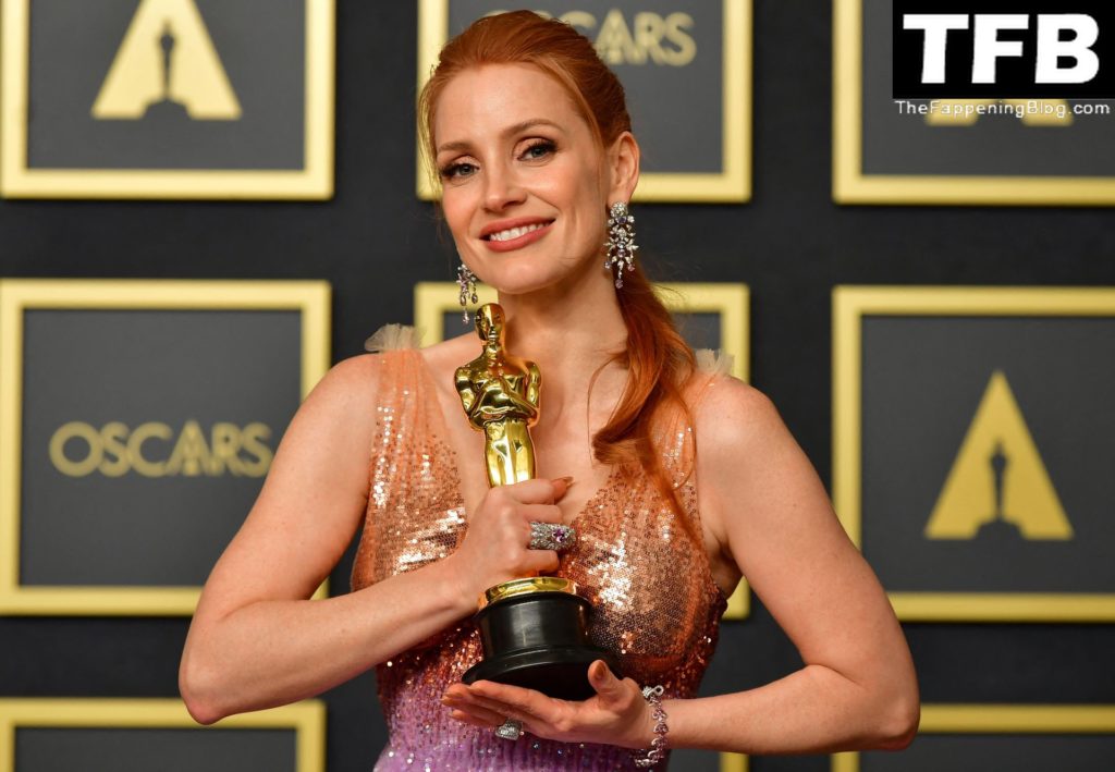Jessica Chastain Sexy The Fappening Blog 84 1024x709 - Jessica Chastain Poses With Her Oscar at the 94th Academy Awards (150 Photos)
