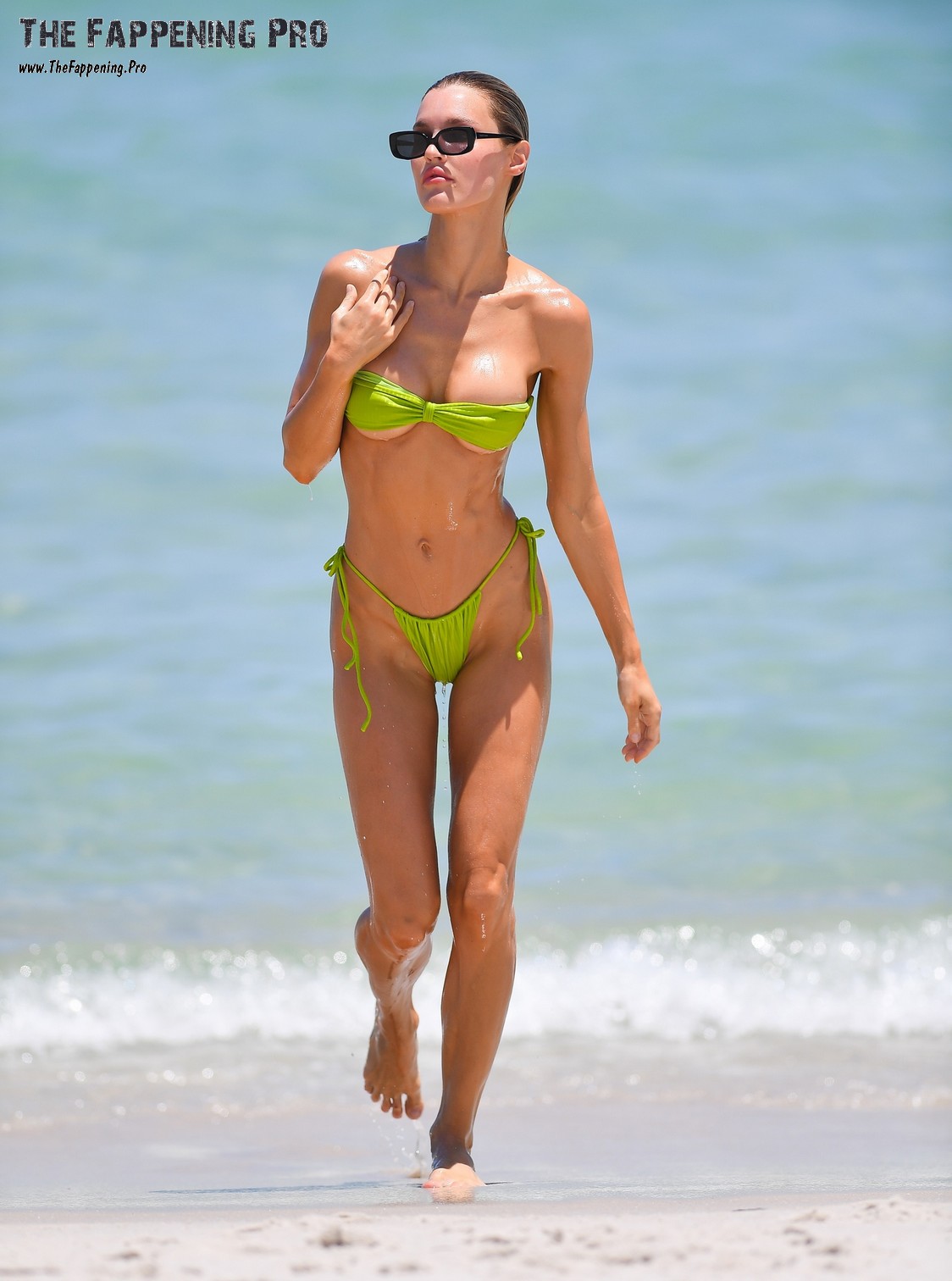 Joy Corrigan Sexy TheFappening.Pro 8 - Joy Corrigan Sexy In Green Bikini (9 Photos)