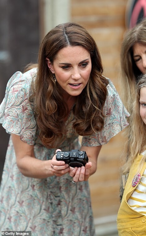 Kate Middleton arriving for Royal Photographic Society workshop London 12 - Kate Middleton Sexy Patron of Royal Photographic Society (25 Photos)