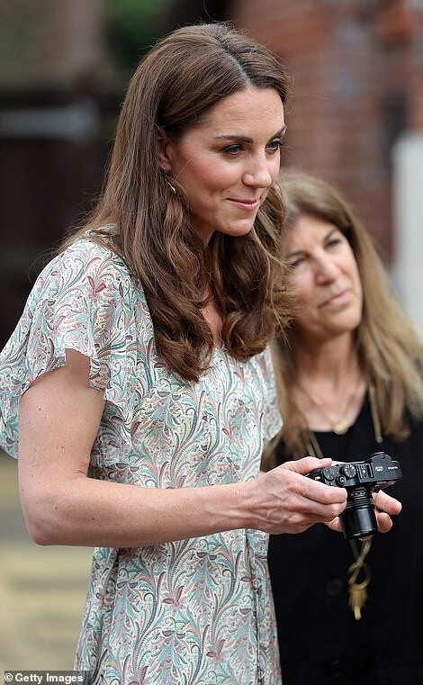 Kate Middleton arriving for Royal Photographic Society workshop London 13 - Kate Middleton Sexy Patron of Royal Photographic Society (25 Photos)