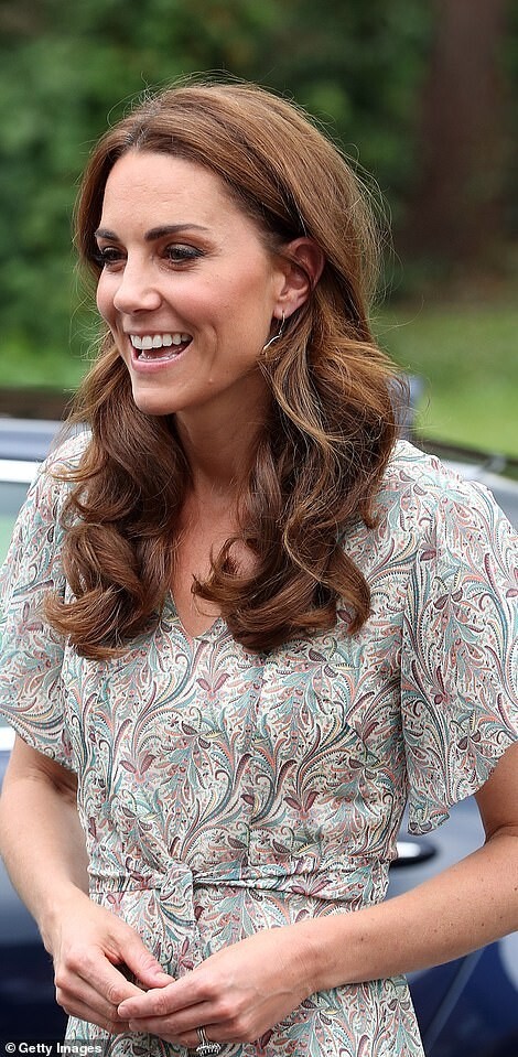 Kate Middleton arriving for Royal Photographic Society workshop London 4 - Kate Middleton Sexy Patron of Royal Photographic Society (25 Photos)