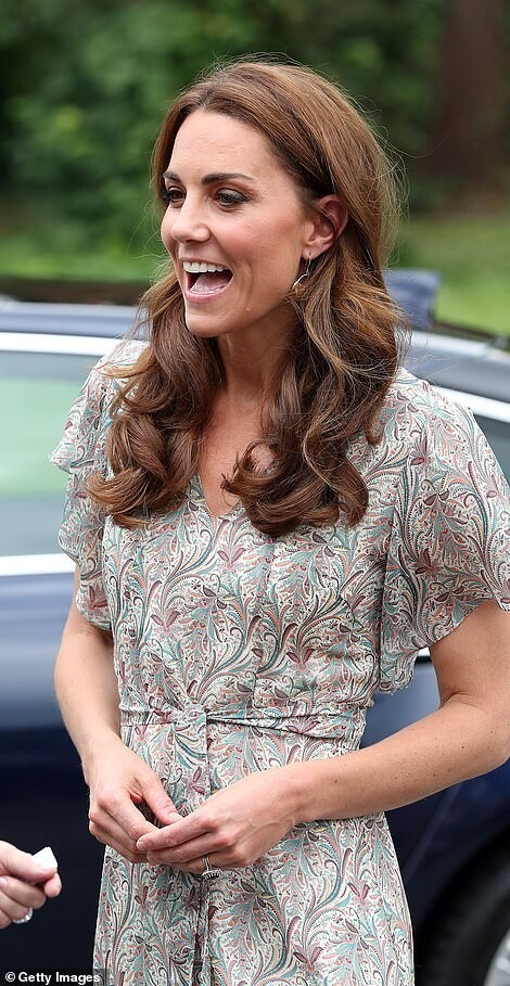 Kate Middleton arriving for Royal Photographic Society workshop London 9 - Kate Middleton Sexy Patron of Royal Photographic Society (25 Photos)