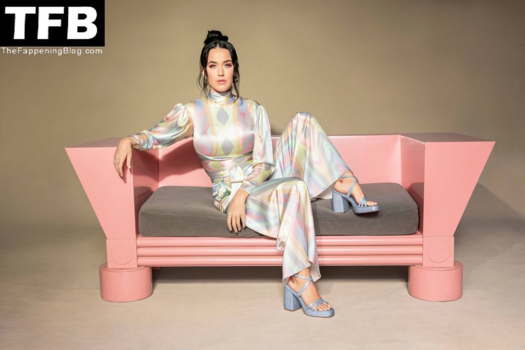 Katy Perry Sexy The Fappening Blog 18 1024x683 - Katy Perry Shows Off a New Footwear Line (27 Photos)
