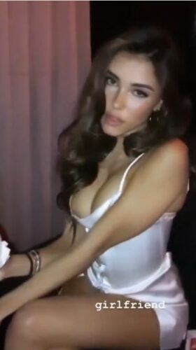 Madison Beer Tits 1 280x500 - Madison Beer Showed Her Tits!