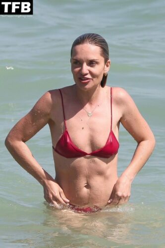 Melissa Cohen Sexy The Fappening Blog 1 1024x1536 333x500 - Melissa Cohen Looks Fit and Fabulous in a Tiny Red Bikini as She Relaxes in Rio de Janeiro (32 Photos)