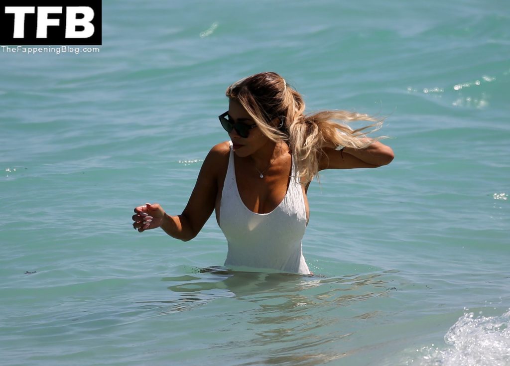 Michael Bays girlfriend The Fappening Blog 11 1024x735 - Michael Bay is Seen with a Busty Girl on the Beach in Miami (43 Photos)