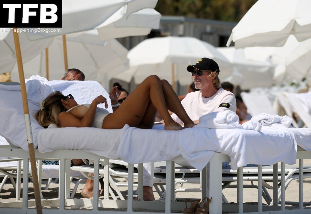 Michael Bays girlfriend The Fappening Blog 43 1024x703 - Michael Bay is Seen with a Busty Girl on the Beach in Miami (43 Photos)