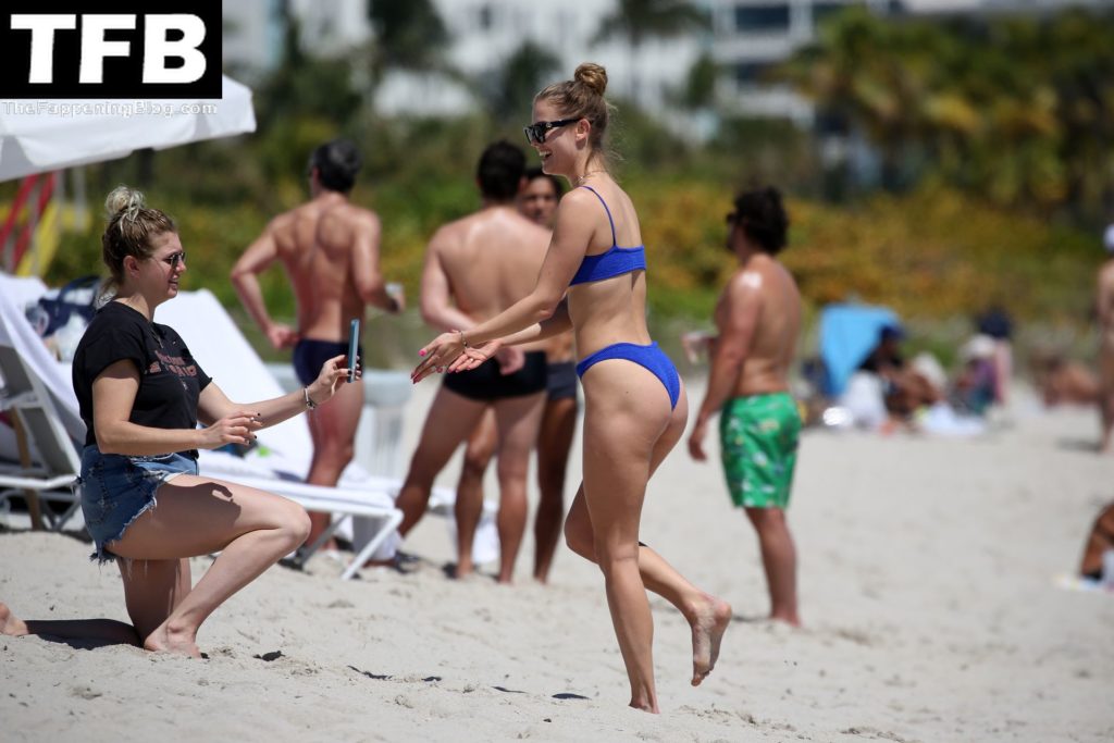 Nina Agdal Sexy The Fappening Blog 3 2 1024x683 - Nina Agdal Cools Off in Miami in a Sexy Blue Bikini (24 Photos)