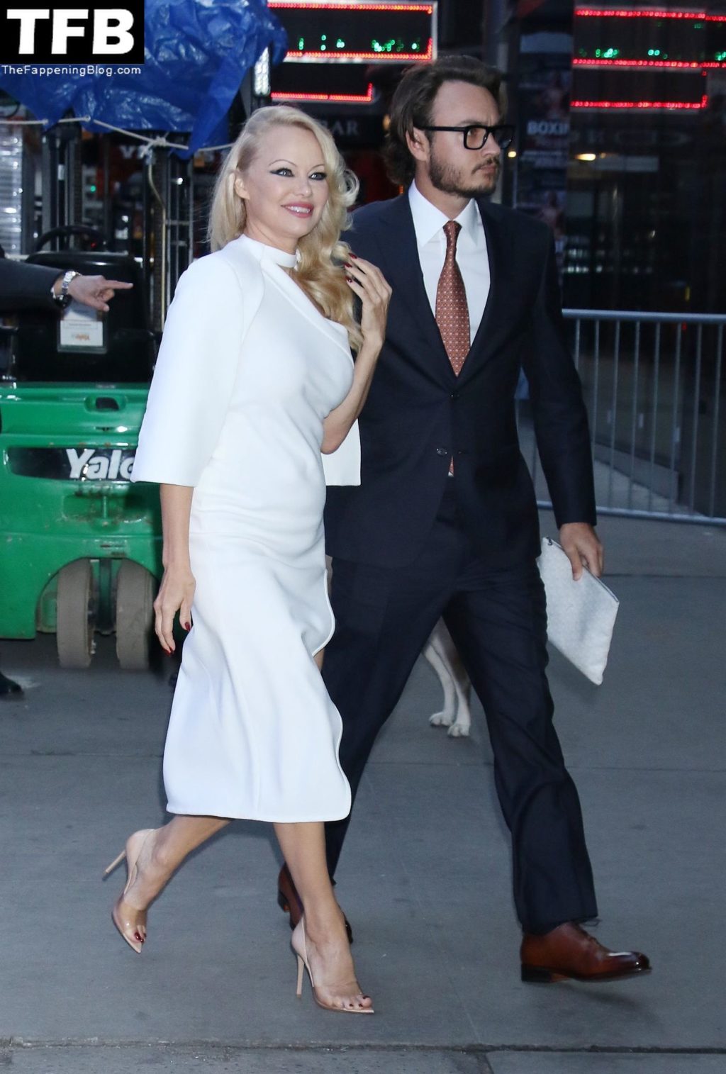 Pamela Anderson Sexy The Fappening Blog 21 1024x1515 - Pamela Anderson Heads to Good Morning America (107 Photos + Video)