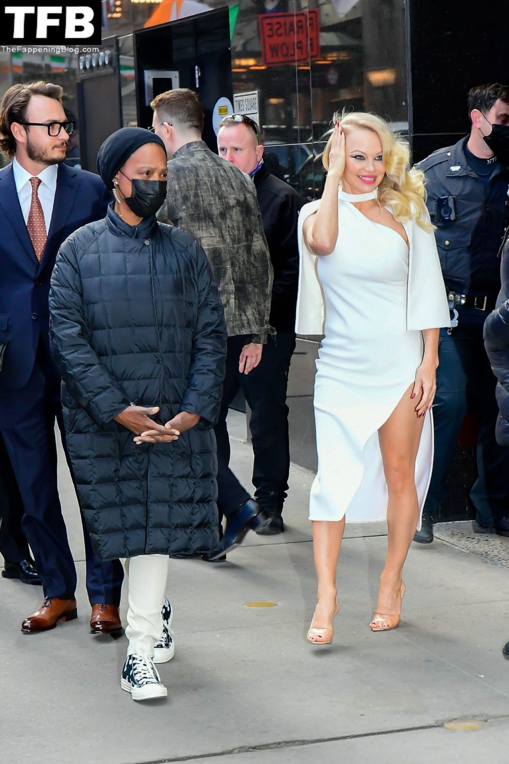 Pamela Anderson Sexy The Fappening Blog 29 1024x1536 - Pamela Anderson Heads to Good Morning America (107 Photos + Video)