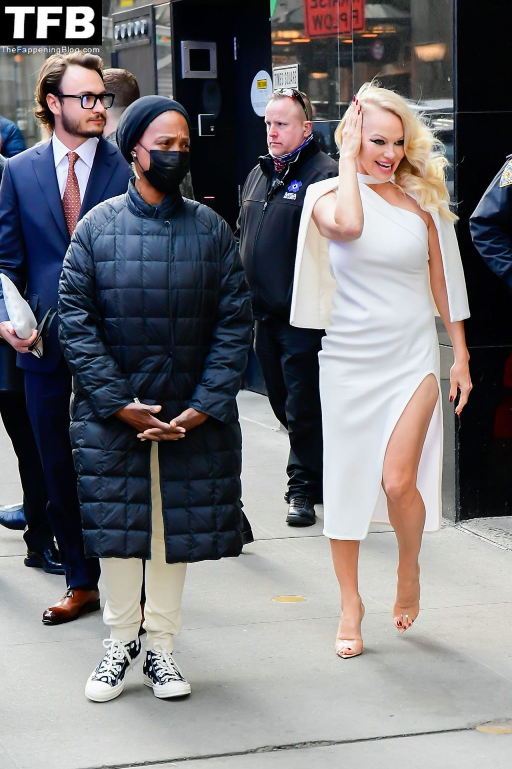 Pamela Anderson Sexy The Fappening Blog 30 1024x1536 - Pamela Anderson Heads to Good Morning America (107 Photos + Video)