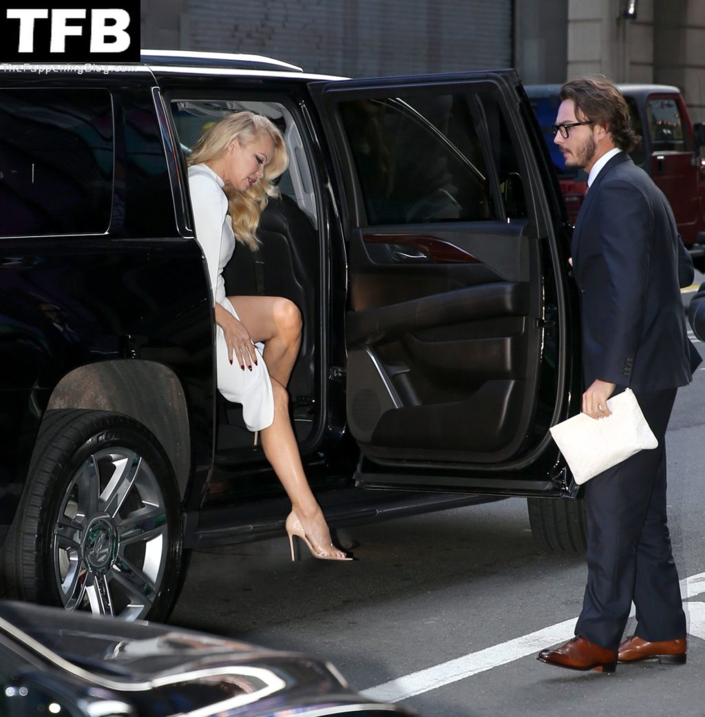Pamela Anderson Sexy The Fappening Blog 36 1024x1041 - Pamela Anderson Heads to Good Morning America (107 Photos + Video)