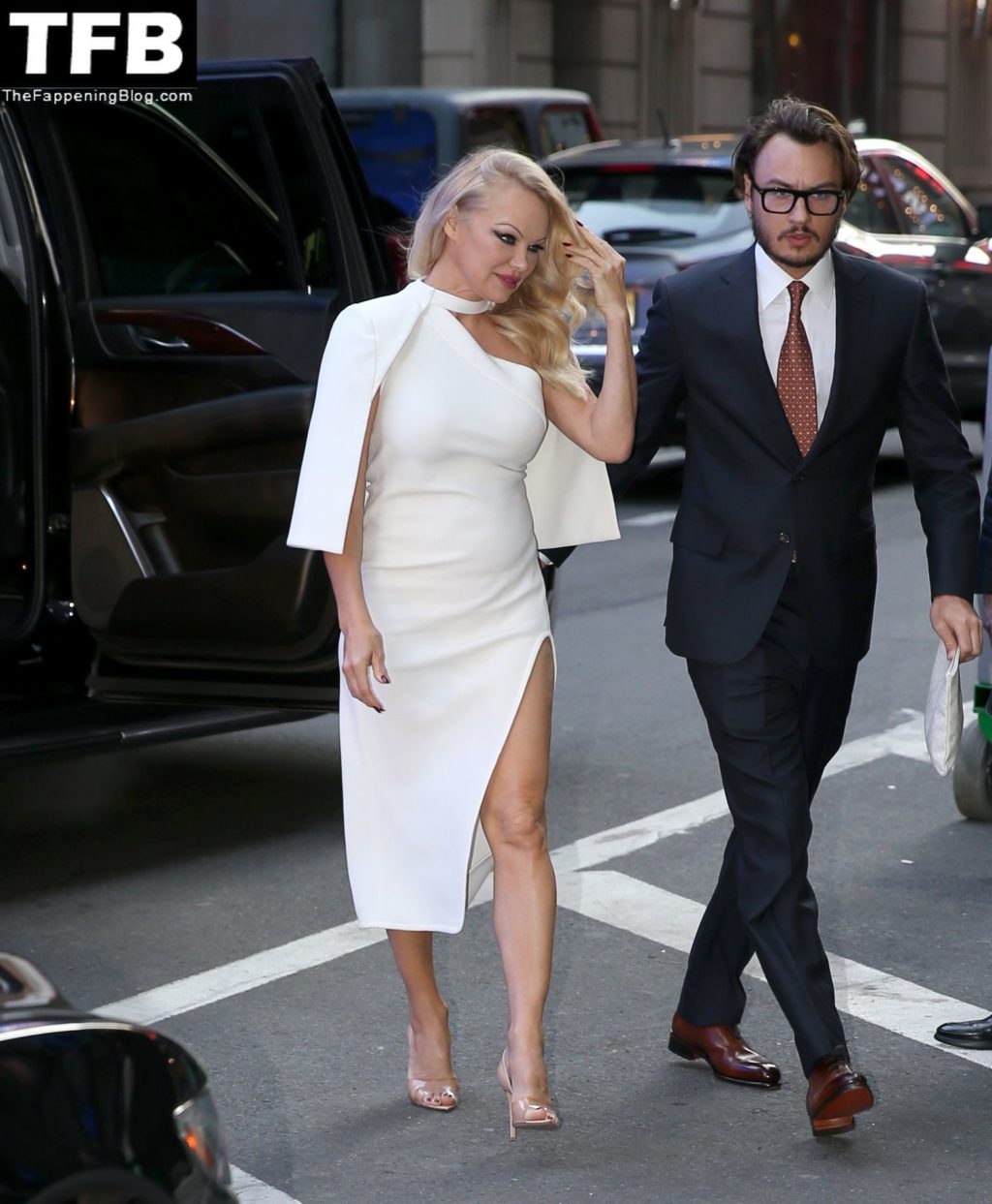 Pamela Anderson Sexy The Fappening Blog 43 1024x1243 - Pamela Anderson Heads to Good Morning America (107 Photos + Video)