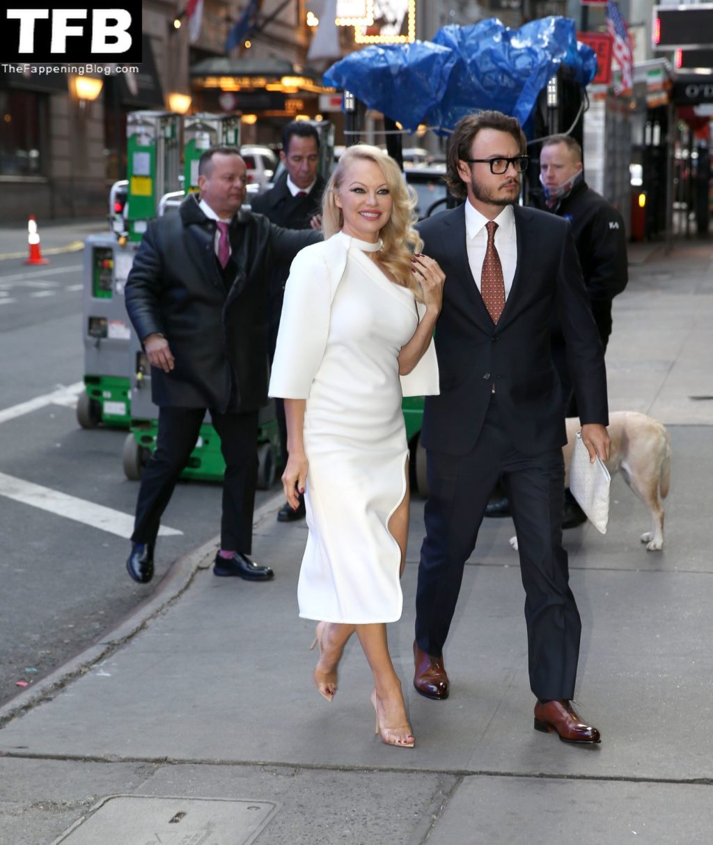 Pamela Anderson Sexy The Fappening Blog 49 1024x1213 - Pamela Anderson Heads to Good Morning America (107 Photos + Video)