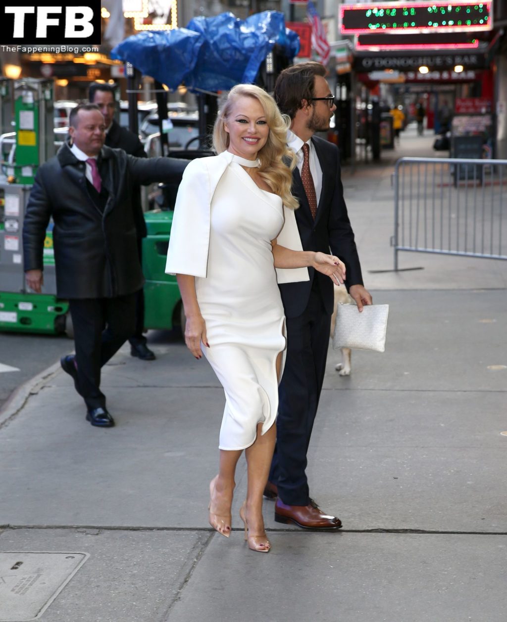 Pamela Anderson Sexy The Fappening Blog 50 1024x1258 - Pamela Anderson Heads to Good Morning America (107 Photos + Video)