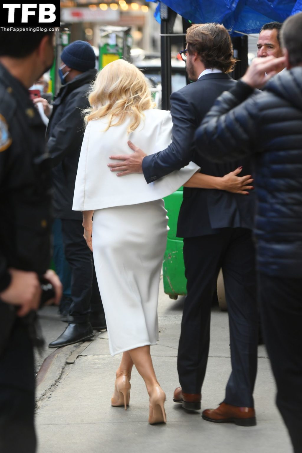 Pamela Anderson Sexy The Fappening Blog 68 1024x1536 - Pamela Anderson Heads to Good Morning America (107 Photos + Video)