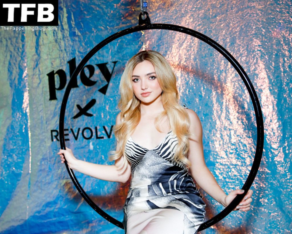 Peyton List Sexy 21 thefappeningblog.com  1024x819 - Peyton List Shows Off Nice Cleavage at the Pley Beauty Pop-up Event in LA (23 Photos)