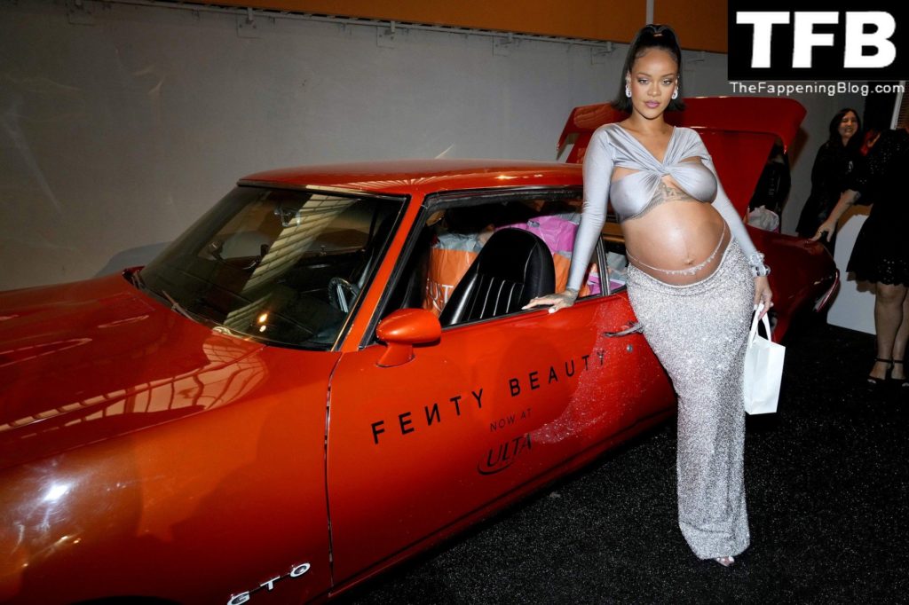 Rihanna Sexy The Fappening Blog 2 4 1024x682 - Rihanna Celebrates the Launch of Fenty Beauty at Ulta Beauty (28 Photos)