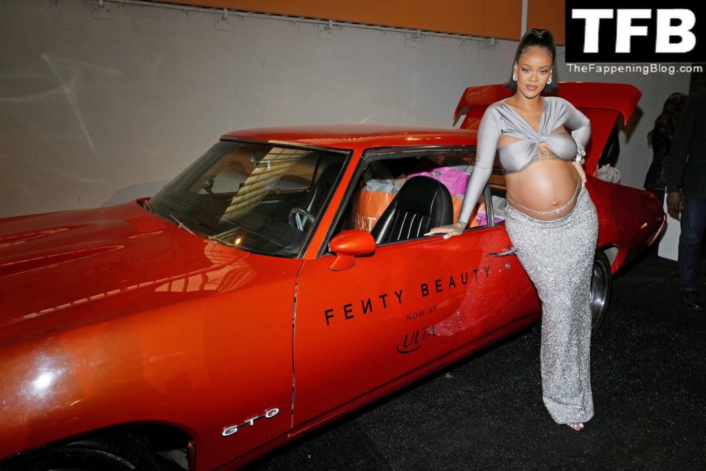 Rihanna Sexy The Fappening Blog 24 4 1024x683 - Rihanna Celebrates the Launch of Fenty Beauty at Ulta Beauty (28 Photos)