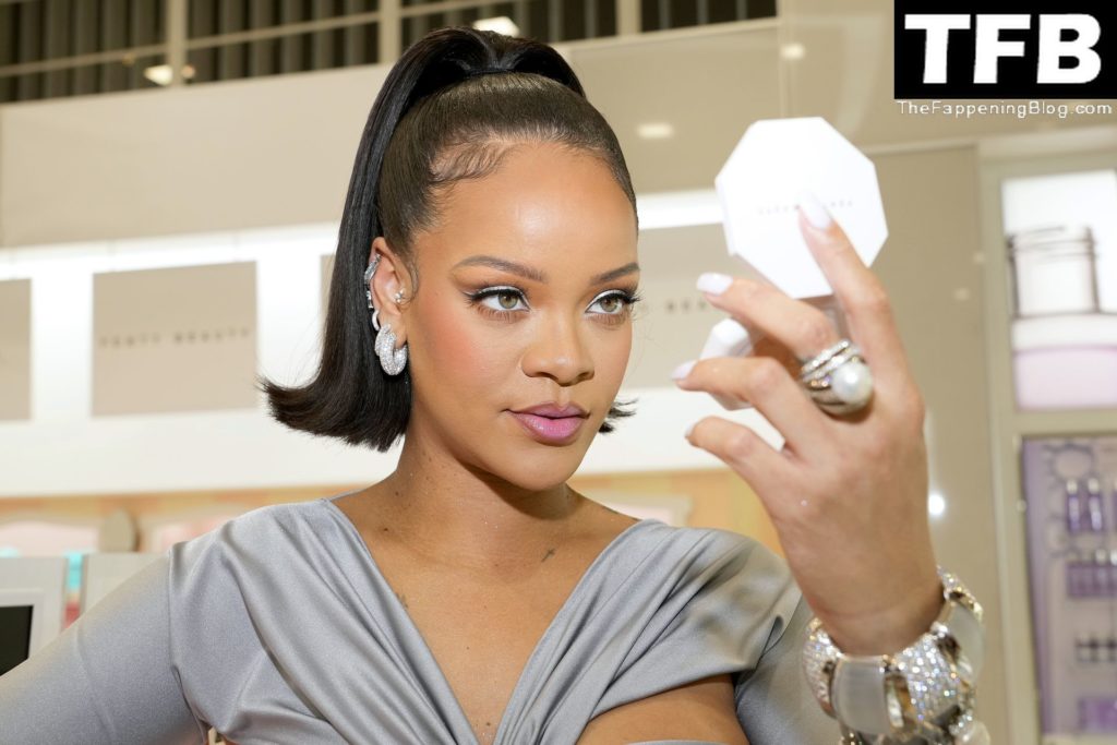 Rihanna Sexy The Fappening Blog 26 4 1024x683 - Rihanna Celebrates the Launch of Fenty Beauty at Ulta Beauty (28 Photos)