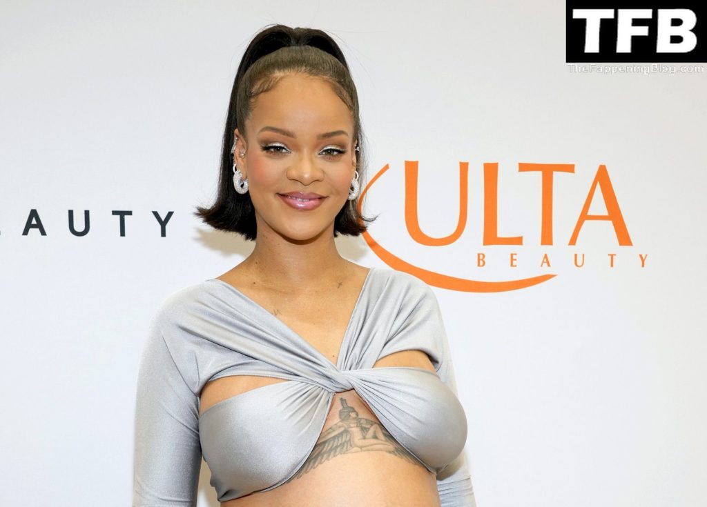Rihanna Sexy The Fappening Blog 6 4 1024x735 - Rihanna Celebrates the Launch of Fenty Beauty at Ulta Beauty (28 Photos)