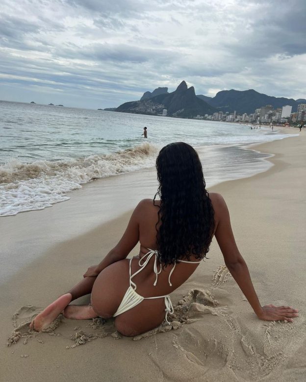 Tina Kunakey Sexy Ass In A Bikini TheFappening.Pro 1 624x779 - Tina Kunakey Sexy Bikini In Rio (14 Photos)