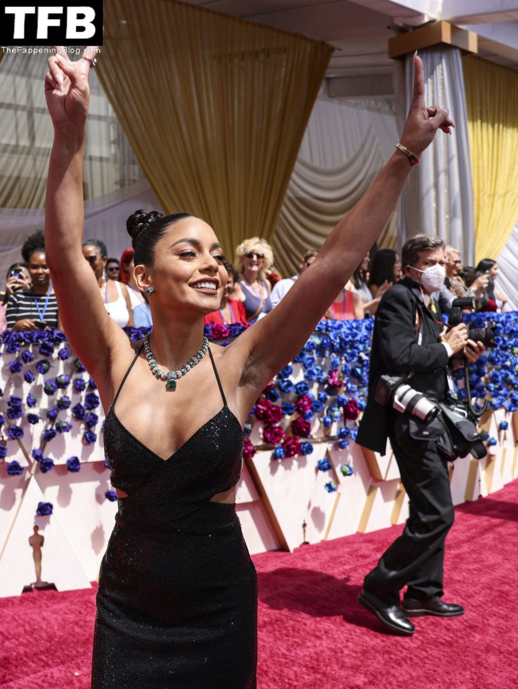 Vanessa Hudgens Sexy The Fappening Blog 13 4 1024x1361 - Vanessa Hudgens Poses on the Red Carpet at the 94th Annual Academy Awards (83 Photos)