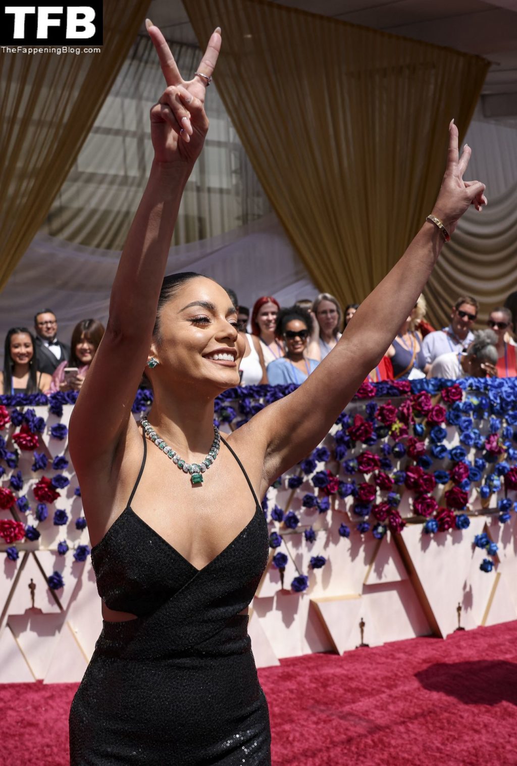Vanessa Hudgens Sexy The Fappening Blog 14 4 1024x1517 - Vanessa Hudgens Poses on the Red Carpet at the 94th Annual Academy Awards (83 Photos)