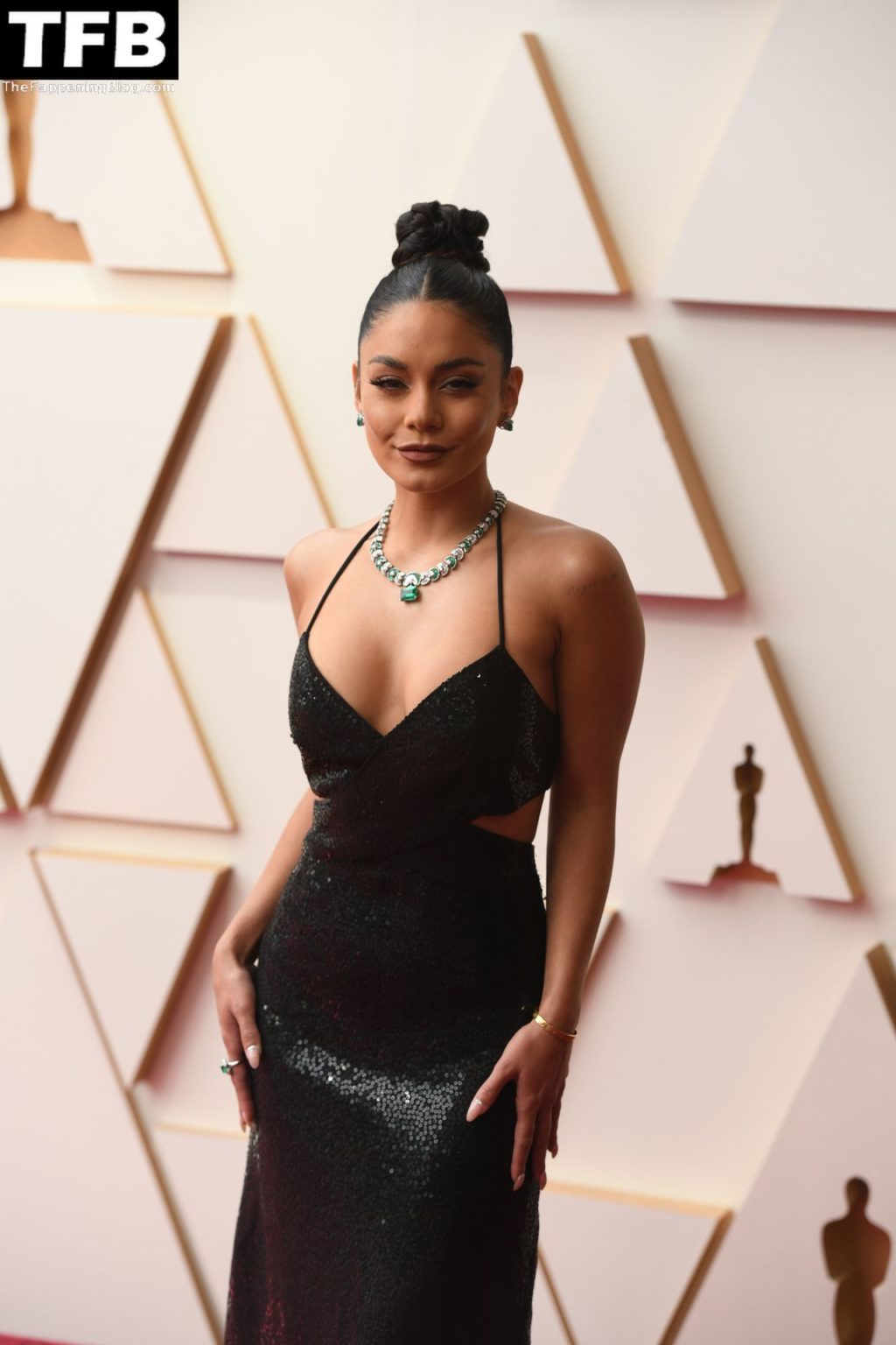 Vanessa Hudgens Sexy The Fappening Blog 17 4 1024x1536 - Vanessa Hudgens Poses on the Red Carpet at the 94th Annual Academy Awards (83 Photos)