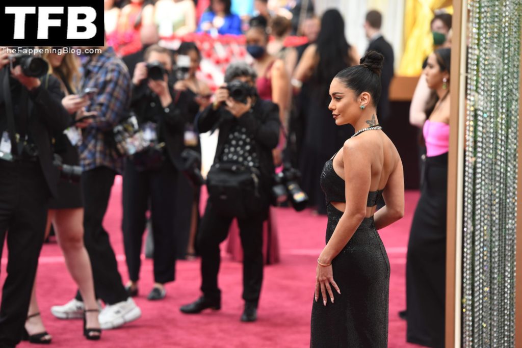 Vanessa Hudgens Sexy The Fappening Blog 18 4 1024x683 - Vanessa Hudgens Poses on the Red Carpet at the 94th Annual Academy Awards (83 Photos)