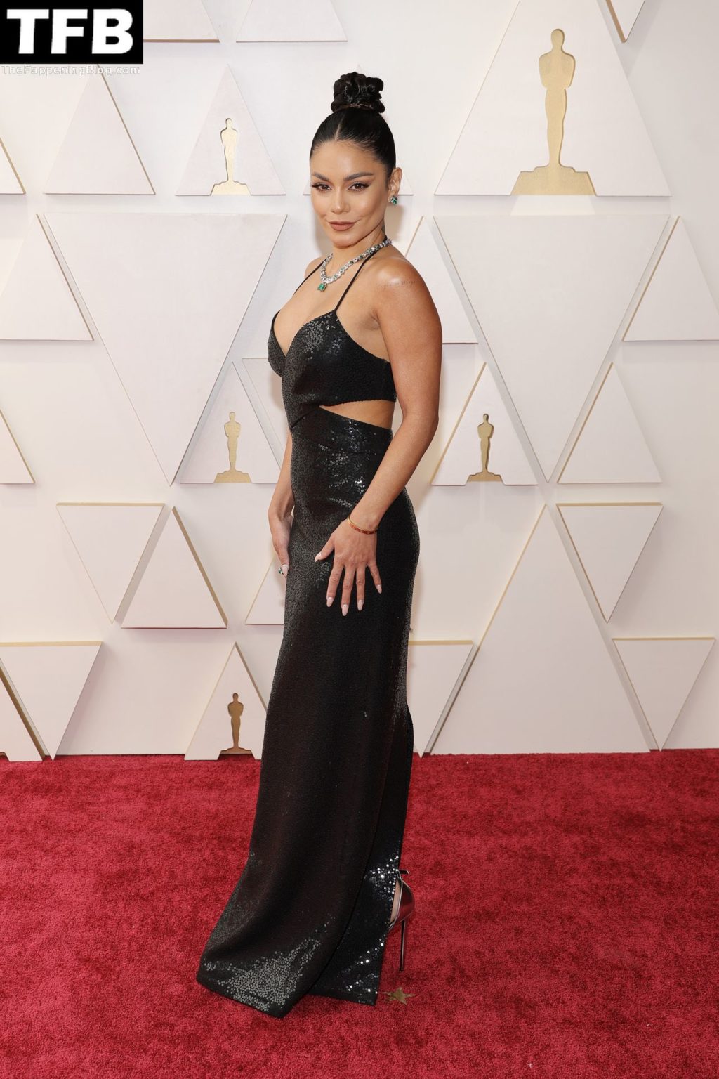 Vanessa Hudgens Sexy The Fappening Blog 22 4 1024x1536 - Vanessa Hudgens Poses on the Red Carpet at the 94th Annual Academy Awards (83 Photos)