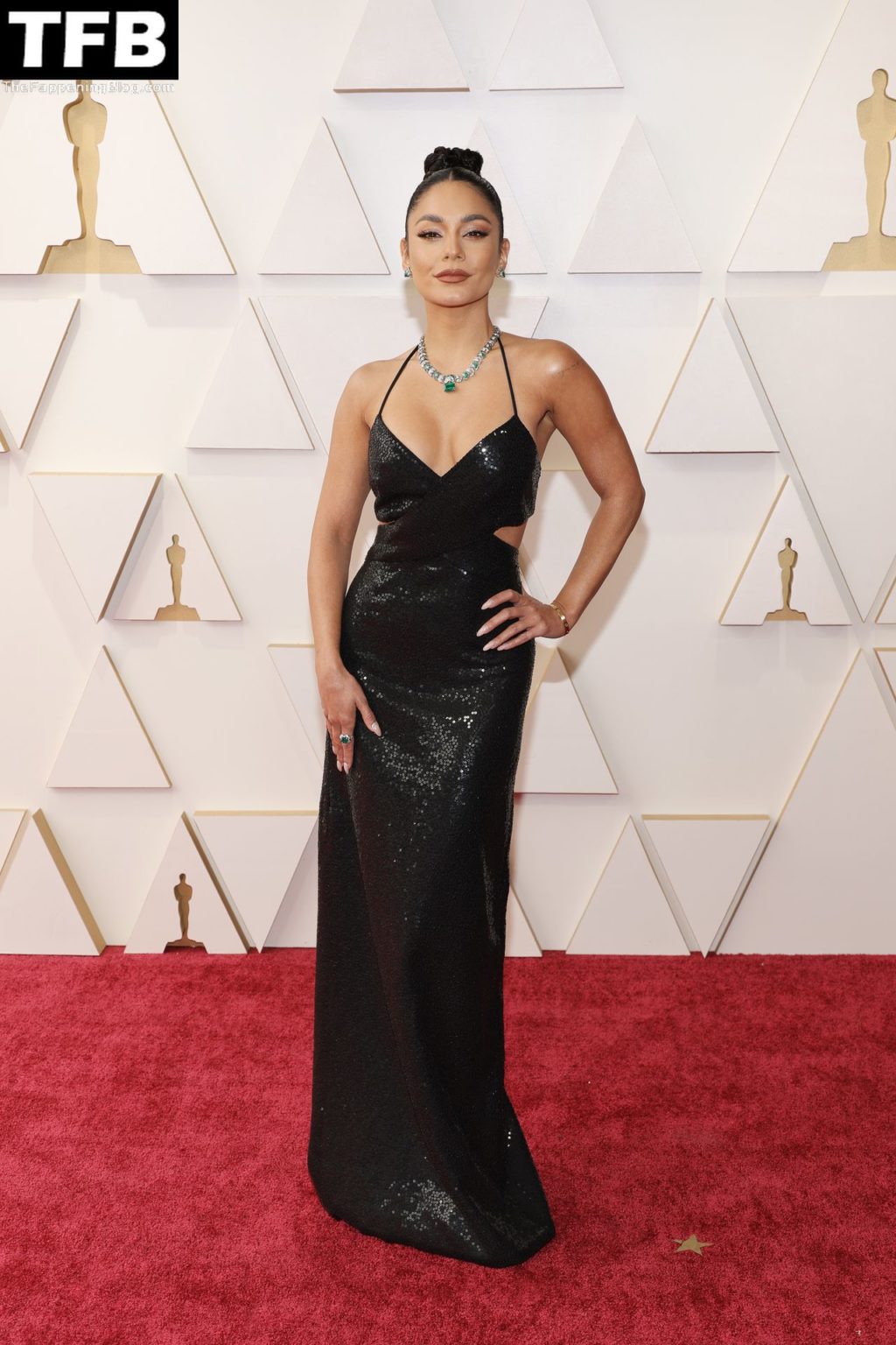 Vanessa Hudgens Sexy The Fappening Blog 26 4 1024x1536 - Vanessa Hudgens Poses on the Red Carpet at the 94th Annual Academy Awards (83 Photos)